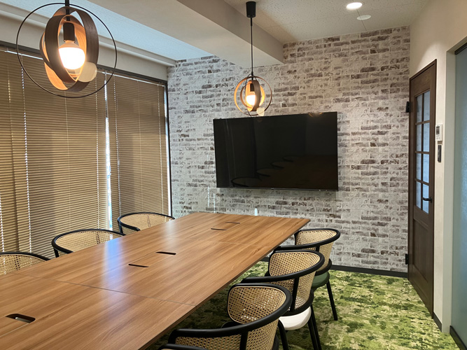 株式会社バース社内風景（ミーティングルーム）